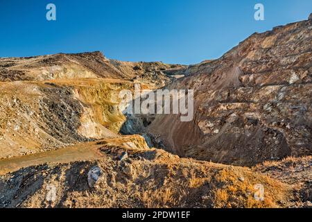 Open-pit Northern Belle Mine, closed in 1930s, Kinross Gold Candelaria Mine on Mt. Diablo, near mining ghost town of Candelaria, Nevada, USA Stock Photo