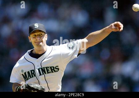 Seattle Mariners starting pitcher Jamie Moyer throws against the San  Francisco Giants in the first inning at Safeco Field in Seattle on Sunday,  June 18, 2006. It was Moyer's 500th start. (AP