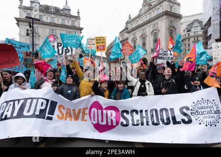 Save Our Schools demo - London, UK. 15 March, 2023. Thousands of teachers, striking for fair pay and conditions, march from Marble Arch to a rally in Stock Photo