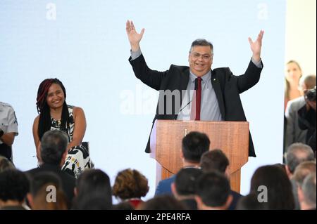 Brasilia, Brazil. 15th Mar, 2023. Photo Minister Flávio Dino. This Wednesday (15) President Lula participates in the Ceremony at the Planalto Palace to launch PRONASCI II and deliver vehicles to Special Women's Police Stations and Maria da Penha Patrols. (Photo: Ton Molina/Fotoarena) Credit: Foto Arena LTDA/Alamy Live News Stock Photo