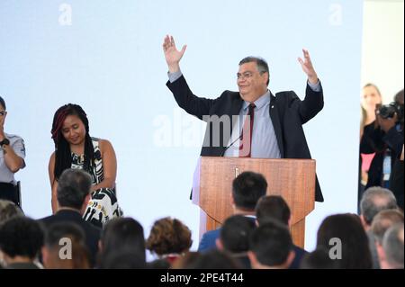 Brasilia, Brazil. 15th Mar, 2023. Photo Minister Flávio Dino. This Wednesday (15) President Lula participates in the Ceremony at the Planalto Palace to launch PRONASCI II and deliver vehicles to Special Women's Police Stations and Maria da Penha Patrols. (Photo: Ton Molina/Fotoarena) Credit: Foto Arena LTDA/Alamy Live News Stock Photo