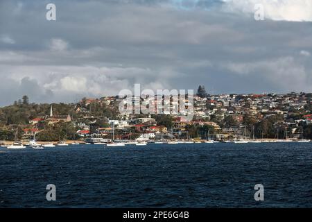 548 View of Watsons Bay suburb on the South Head peninsula of Port Jackson as seen from the Manly-Circular Quay ferry. Sydney Harbour-Australia. Stock Photo