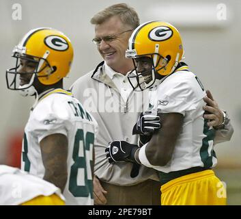 Green Bay Packers wide receiver Donald Driver warms up during the second  session of training camp Friday, July 29, 2005, in Green Bay, Wis. (AP  Photo/Shawano Leader, Cory Dellenbach Stock Photo - Alamy