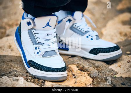air jordan 3 retro racer blue on feet