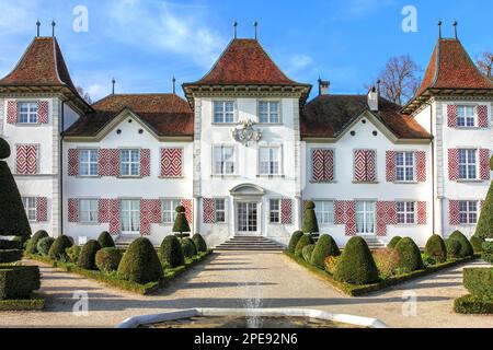 With a history going back as early as 1686 and built in baroque style and currently a museum, Schloss Waldegg (Waldegg Castle) is overlooking the coun Stock Photo