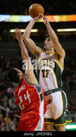Los Angeles, United States. 14th Apr, 2004. Vladimir Radmanovic of the  Seattle SuperSonics during 118-87 victory over the Los Angeles Clippers  during an NBA basketball game at the Staples Center on Wednesday
