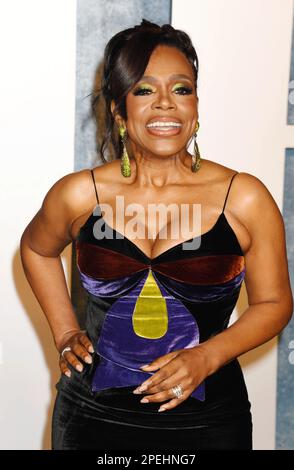 BEVERLY HILLS, CALIFORNIA - MARCH 12: Sheryl Lee Ralph attends the 2023 Vanity Fair Oscar Party hosted by Radhika Jones at Wallis Annenberg Center for Stock Photo