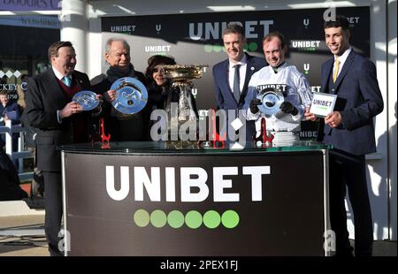 Race 4 The Unibet Champion Hurdle.   Race winner Constitution Hill ridden by Nico de Boinville. Winning connections at the winners presentation    Rac Stock Photo