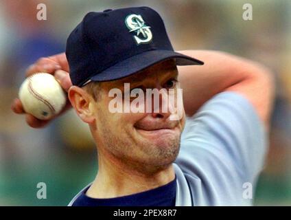 Seattle Mariners' Jamie Moyer pitches against the Los Angeles Angels during  the first inning of a baseball game in Anaheim, Calif., on Thursday, Aug.  17, 2006. Photo by Francis Specker Stock Photo - Alamy