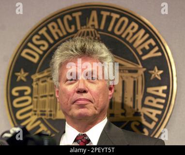 Curtis Dean Anderson talks with his attorney during his plea hearing in ...