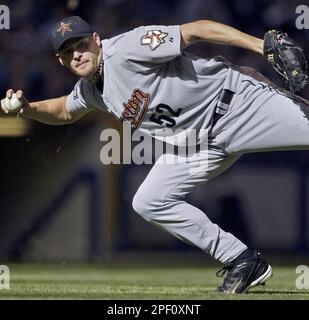 Houston Astros pitcher Wade Miller delivers against Arizona Diamondbacks  batter Craig Counsell in the first inning Tuesday, June 4, 2002, in  Phoenix.(AP Photo/Paul Connors Stock Photo - Alamy