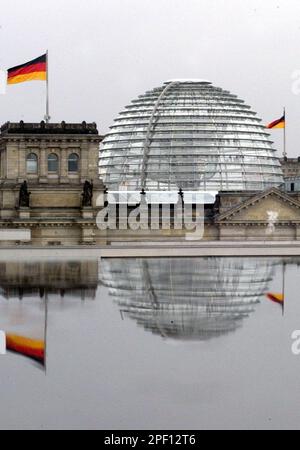 Berlin Reichstag Dome By Norman Forster Interieur Open Top People Stock