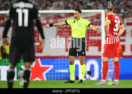 Freiburg Im Breisgau, Germany. 16th Mar, 2023. Soccer: Europa League, SC Freiburg - Juventus Turin, knockout round, round of 16, second leg, Europa-Park Stadion. Referee Serdar Gözübüyük (M) gestures in front of Freiburg's Christian Günter (r) and takes back a goal. Credit: Tom Weller/dpa/Alamy Live News Stock Photo