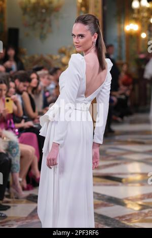 Madrid, Spain. 15th Mar, 2023. A model showcases creations by Hannibal Laguna during the Atelier Couture bridal catwalk within Madrid Fashion Week, at Santa Isabel Palace in Madrid, Spain on March 16, 2023. (Photo by Oscar Gonzalez/NurPhoto) Credit: NurPhoto SRL/Alamy Live News Stock Photo