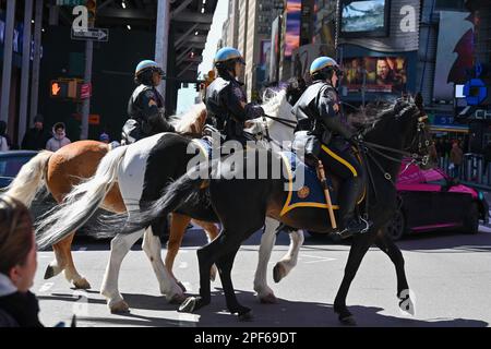 NYPD police officers on horse back in Times Square New York City Stock ...