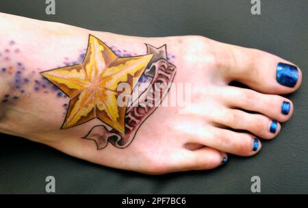 Metallic Snowflake Tattoos, Christmas Gift, Fake Tattoos, Gold Snowflake  Temporary Tattoos, Glitter Star Tattoos, Woodland Tree Tattoos 2 - Etsy