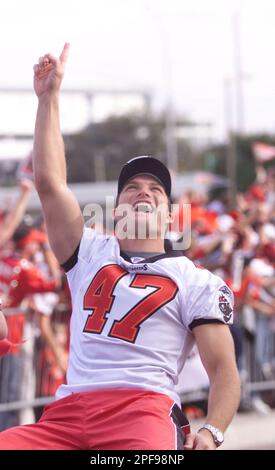 Tampa Bay Buccaneers safety John Howell (38) drives against pressure from  Atlanta Falcons safety Cory Hall (27) at the Georgia Dome in Atlanta,  Sunday, Nov. 14, 2004. (AP Photo/John Amis Stock Photo - Alamy