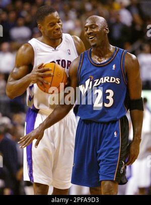 Washington Wizards' Michael Jordan (23) and Toronto Raptors