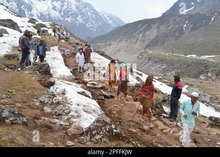 Rudarprayag, Uttarakhand, India, May 18 2014, Pilgrims going to Kedarnath temple after disaster. Kedarnath is one of the Char Dham in Uttarakhand and Stock Photo