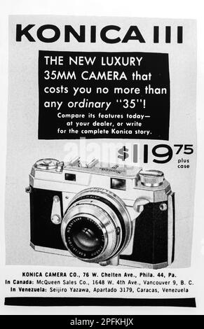 Konica 3 camera advert in a Natgeo magazine, October 1956 Stock Photo