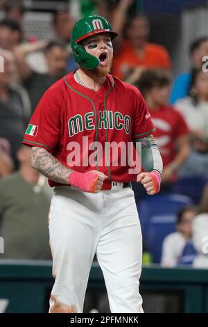 Mexico's Isaac Paredes (17) hits a single during the seventh inning of a  World Baseball Classic