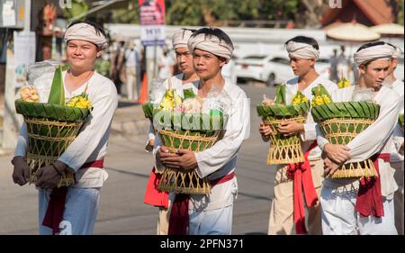 Mourners funeral procession from Wat Phra Singh, Chiang Mai Thailand Stock Photo