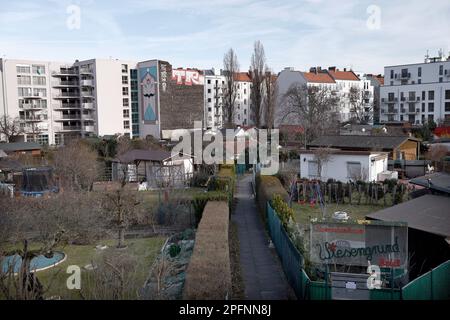 Berlin, Germany. 18th Mar, 2023. View over allotment gardens in the allotment garden area Wiesengrund near Bornholmer Brücke. Credit: Carsten Koall/dpa/Alamy Live News Stock Photo