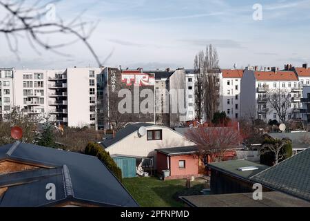 Berlin, Germany. 18th Mar, 2023. View over allotment gardens in an allotment garden area near Bornholmer Brücke. Credit: Carsten Koall/dpa/Alamy Live News Stock Photo