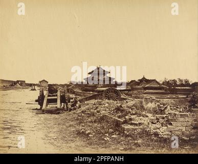Top of the Wall of Pekin Showing the Chinese Guns Directed Against our Batteries, October 14, 1860 October 14, 1860 by Felice Beato Stock Photo