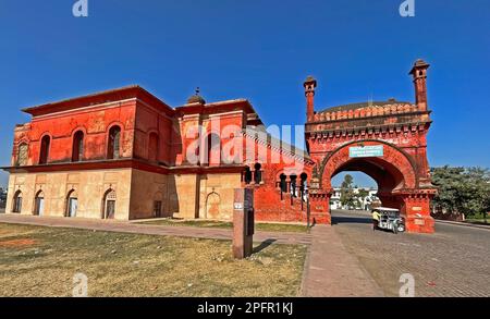 Picture gallery near Hussianabad Pond in Lucknow built in the Barderie style of architecture, composing of twelve doorways and used as a summer house Stock Photo