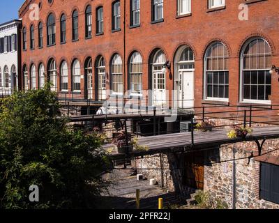 Savannah, a coastal Georgia city, is separated from South Carolina by the Savannah River. It’s known for manicured parks, horse-drawn carriages and an Stock Photo