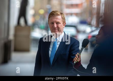 London, UK, 19th March 2022. Demonstrators gathered outside a mansion in  Holland Park owned by Russian oligarch Vladimir Yevtushenkov (aka  Evtushenkov), owner of Kronshtadt, part of Sistema Group, which the  protesters say