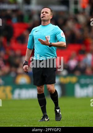 Match referee David Webb during the Sky Bet Championship match at bet365 Stadium, Stoke. Picture date: Saturday March 18, 2023. Stock Photo