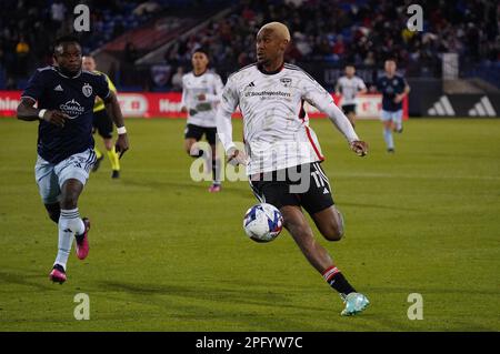 Frisco, United States. 18th Mar, 2023. March 18, 2023, Frisco, United States: FC Dallas defender Nkosi Tafari tries to control the ball during second half action of the MLS game between FC Dallas and Sporting KC at Toyota Stadium on March 18, 2023 in Frisco, Texas. (Photo by Javier Vicencio/ Credit: Eyepix Group/Alamy Live News Stock Photo