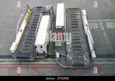 Loading Ramp Airport Loading Lift Ramp at Cargo Truck Transport Stock Photo - Alamy