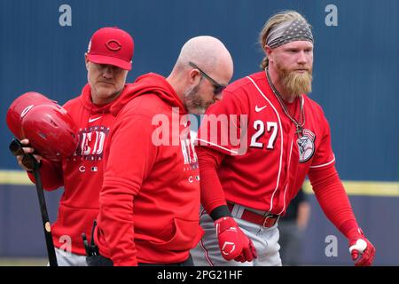 San Diego Padres second baseman Ha-Seong Kim looks to throw against the  Cincinnati Reds during a baseball game Saturday, July 1, 2023, in  Cincinnati. (AP Photo/Jeff Dean Stock Photo - Alamy