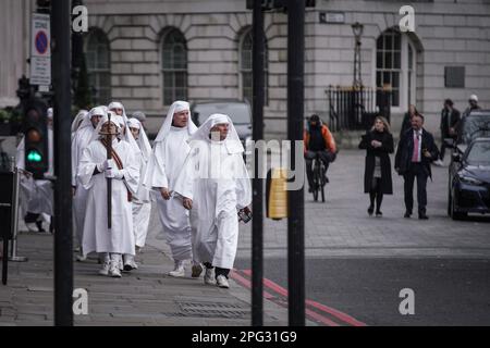 London, UK. 20th March, 2023. British Druid Order celebrates Vernal Equinox - marking the end of astronomical winter at Tower Hill. Credit: Guy Corbishley/Alamy Live News Stock Photo
