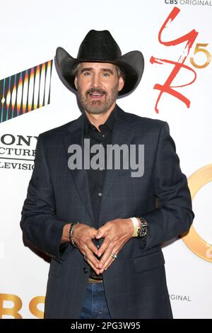 J. Eddie Peck at arrivals for THE YOUNG AND THE RESTLESS 50th