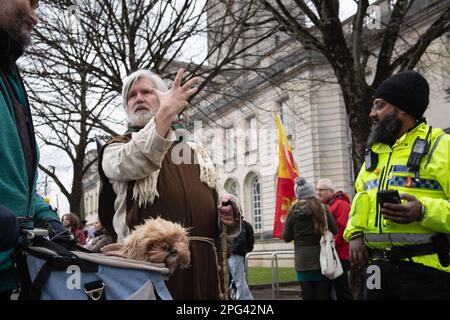 Cardiff, Wales, UK. 1st March 2023. Pictured: Jonathan Peterson, dressed as St David, inspired by 6th century monastic descriptions Stock Photo