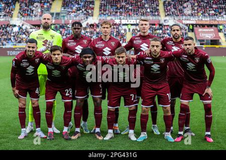 Torino FC team line up during Serie A 2023/24 football match between Torino  FC and AS Roma at Stadio Olimpico Grande Torino. (Final scores; Torino 1