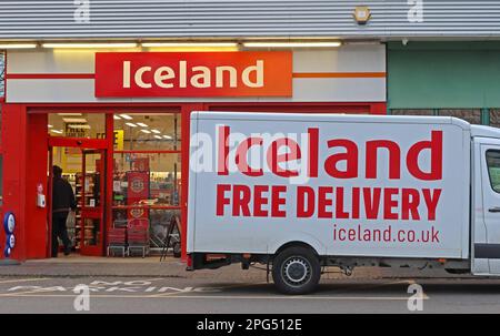 Iceland supermarket Home Delivery - Free Delivery store, Units 5, 7 Dukes Dr, Bletchley, Milton Keynes, Buckinghamshire, England, UK, MK2 2QG Stock Photo