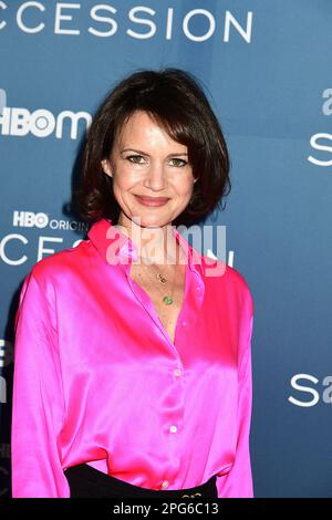 Carla Gugino attends the premiere of HBO's 