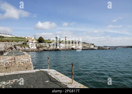 Plymouth Hoe from West Hoe Pier, Tinside Lido pool The Ocean View restaurant and Pier One cafe, together with Smeaton’s Tower are included Stock Photo