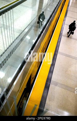 Man walking on a platform at Grand Central Madison station Stock Photo