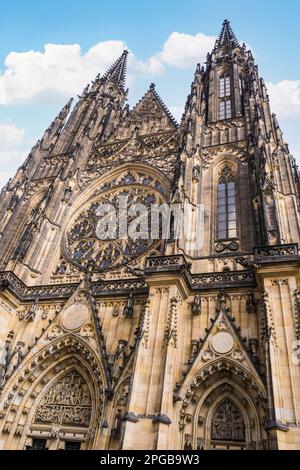 Gothic Saint Vitus Cathedral standing within Prague Castle. It is the Czech Republic’s most important cathedral, and one of the most magnificent in Eu Stock Photo