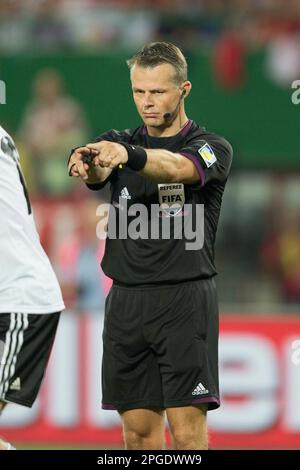 ARCHIVE PHOTO: Bjoern KUIPERS turns 50 on 28 Mar 2023, referee Bjoern (Bj??rn) KUIPERS (NED), points to penalty spot. Football, World Cup qualification, Group C, Austria - Germany 1:2, on September 11th, 2012 in Vienna/ ERNST - HAPPELSTADION/ Austria. ? Stock Photo