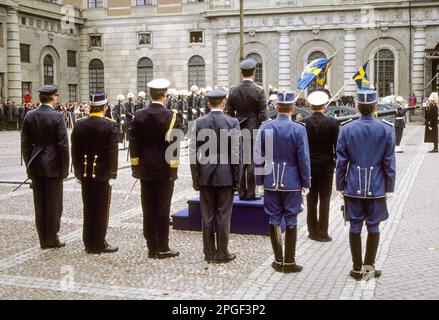 The Swedish kings ´s birthday with courtship on the courtyard by public and military Stock Photo