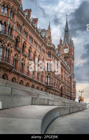 The St. Pancras Renaissance London Hotel adjoins St Pancras railway station in St Pancras, London. The station, one of the main rail terminals in Lond Stock Photo