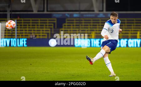 Manchester, UK. 22nd Mar, 2023. Manchester, England, March 22nd 2023: Callum Doyle (3 England) crosses the ball during the International Friendly football match between England and Germany at the City Football Academy Stadium in Manchester, England. (James Whitehead/SPP) Credit: SPP Sport Press Photo. /Alamy Live News Stock Photo