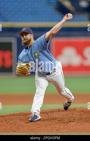 St. Petersburg, FL USA; Tampa Bay Rays relief pitcher Jalen Beeks (68)  delivers a pitch during an MLB game against the Boston Red Sox on  Wednesday, Ap Stock Photo - Alamy